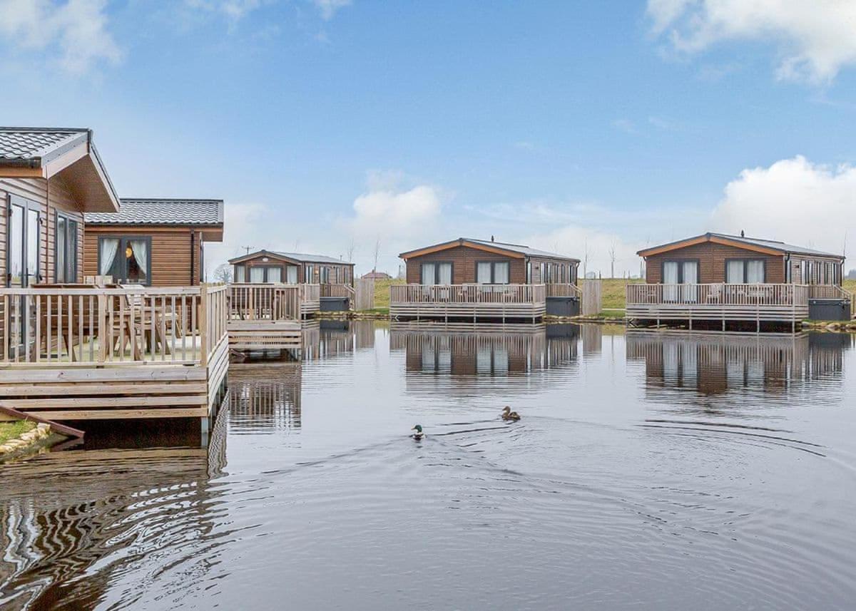 Woodland Lakes Lodges Thirsk Exterior foto