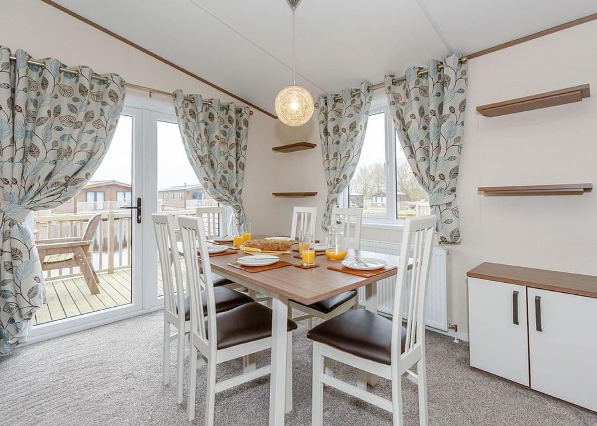 Woodland Lakes Lodges Thirsk Exterior foto